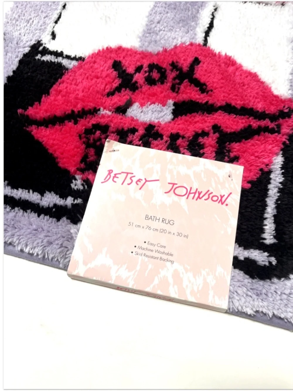 Betsey Johnson Lipstick Lips Bath Rug 20x30 Pink Purple Makeup Glam Decor